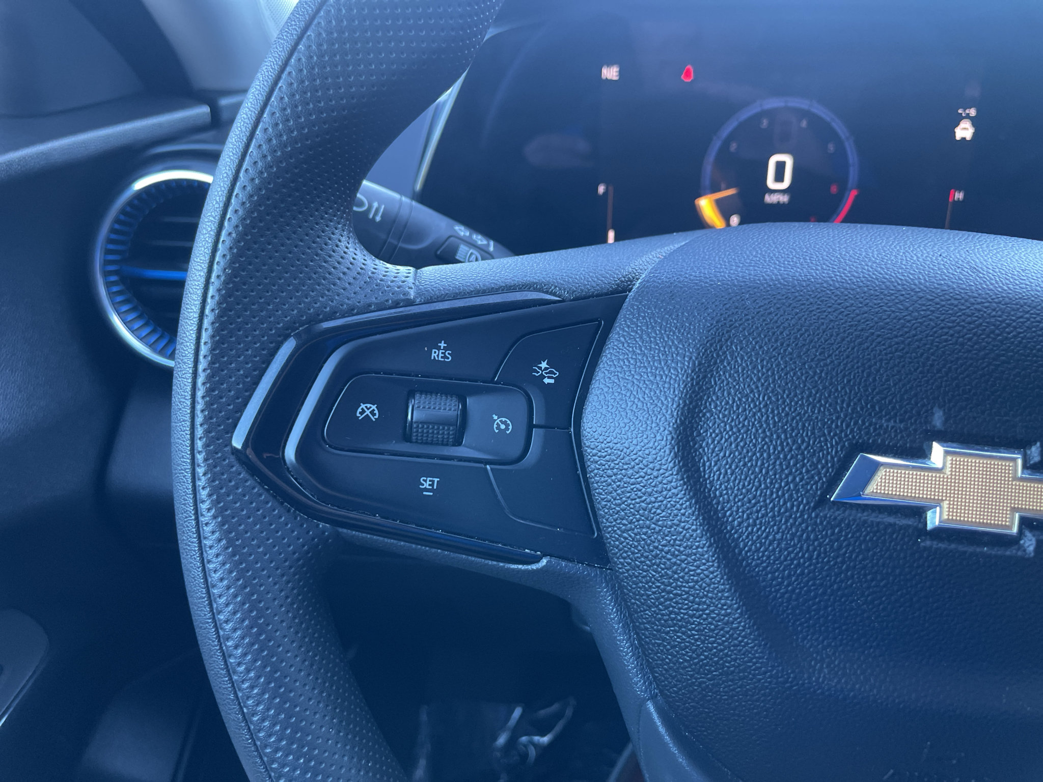 Certified 2025 Chevrolet Trax LT FWD image 18