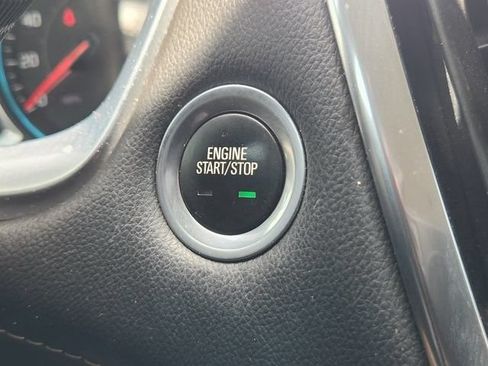 Used 2020 Chevrolet Traverse LT FWD image 19