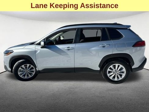 Certified 2023 Toyota Corolla Cross LE w/ Moonroof Package image 7