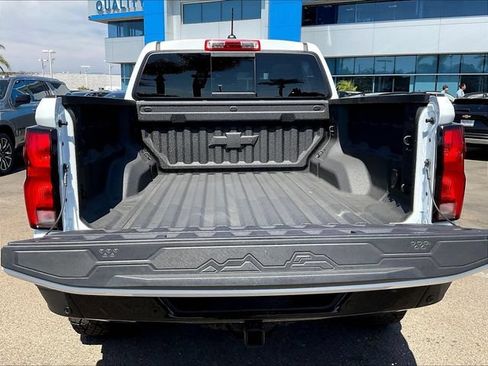 New 2026 Chevrolet Colorado ZR2 w/ Technology Package AWD/4WD image 17