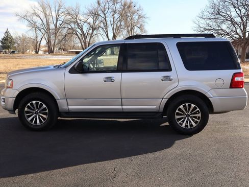 Used 2017 Ford Expedition XLT image 9