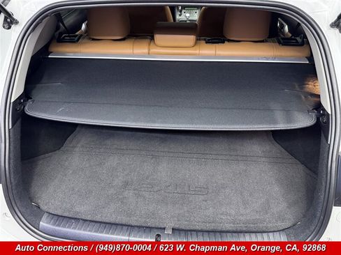 Used 2013 Lexus CT 200h FWD image 23