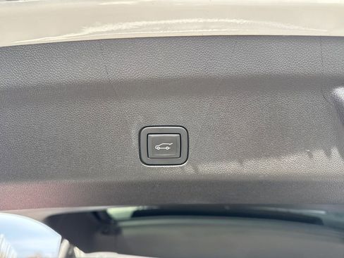 Used 2023 Cadillac Escalade ESV Sport Platinum w/ LPO, ONYX Package image 34