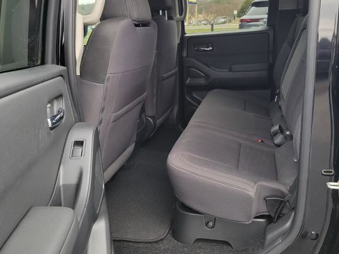 Used 2022 Nissan Frontier SV image 33