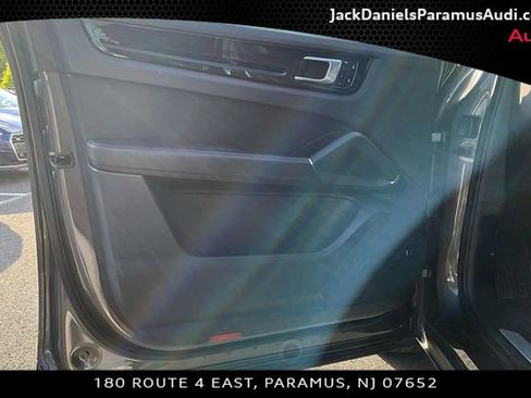 Used 2021 Porsche Cayenne AWD/4WD image 15