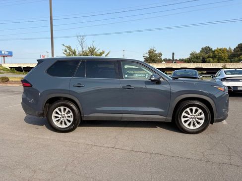 Used 2025 Toyota Grand Highlander AWD image 9