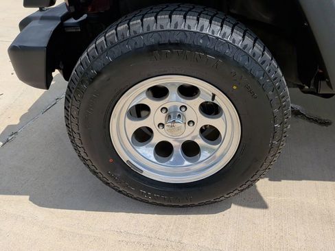 Used 2010 Jeep Wrangler Unlimited Rubicon w/ Dual Top Group image 35