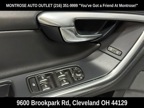 Used 2018 Volvo S60 T5 Inscription image 12