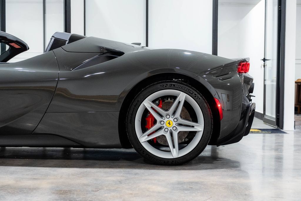Used 2024 Ferrari SF90 Spider AWD/4WD image 31