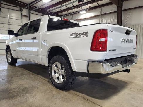 Used 2025 RAM 1500 Big Horn AWD/4WD image 3