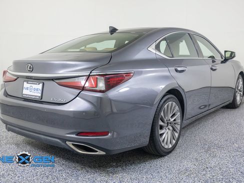 Used 2019 Lexus ES 350 w/ Accessory Package FWD image 7