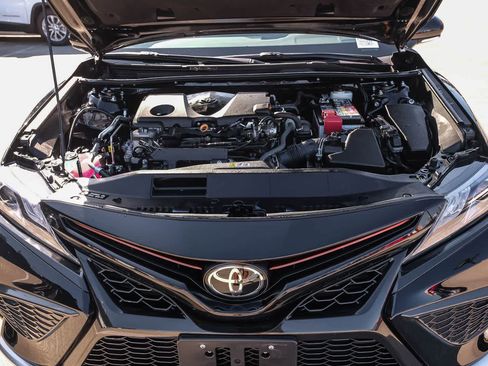 Certified 2021 Toyota Camry XSE FWD image 28