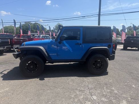 Used 2011 Jeep Wrangler Rubicon w/ PWR Convenience Group AWD/4WD image 1