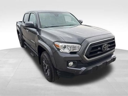 Used 2022 Toyota Tacoma SR5 w/ Technology Package RWD image 7