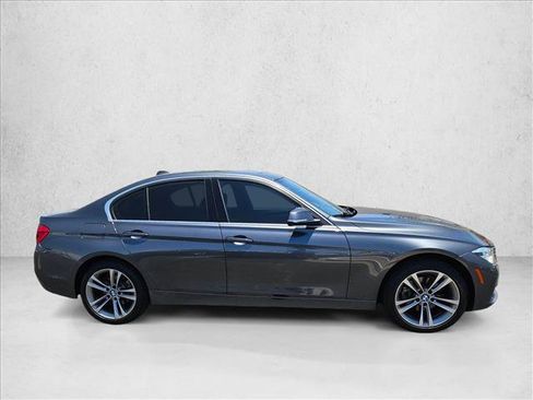 Used 2018 BMW 330i xDrive Sedan AWD/4WD image 4