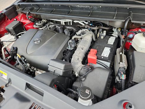 Used 2021 Toyota Highlander Limited image 19