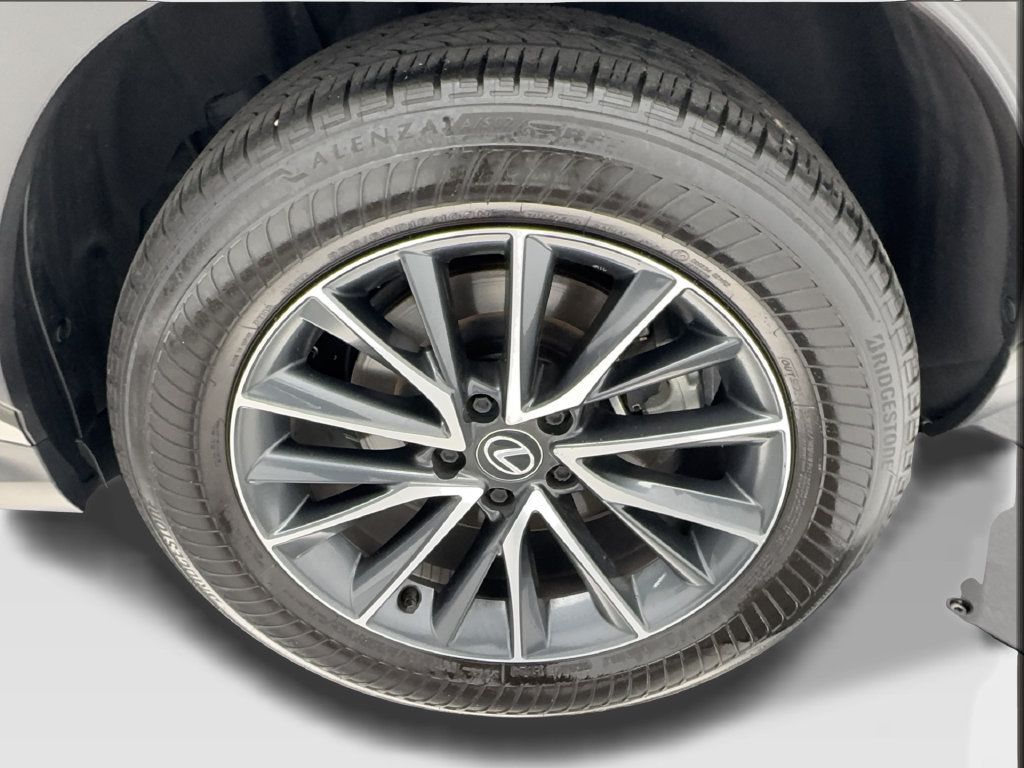 Used 2025 Lexus NX 250 FWD w/ Towing Package (2000 Lbs) image 13