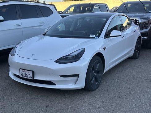 Used 2022 Tesla Model 3 Long Range image 3