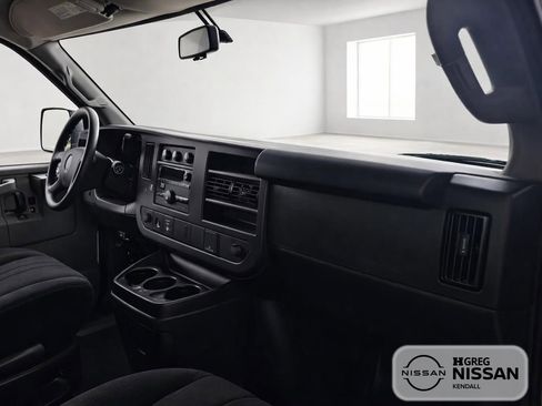 Used 2024 GMC Savana 2500 w/ Driver Convenience Package RWD image 9