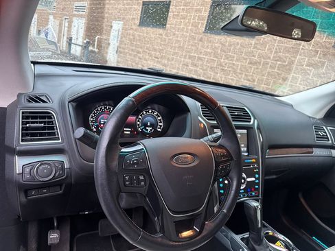 Used 2016 Ford Explorer Platinum AWD/4WD image 13