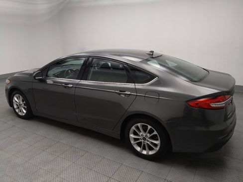 Used 2020 Ford Fusion SE image 3