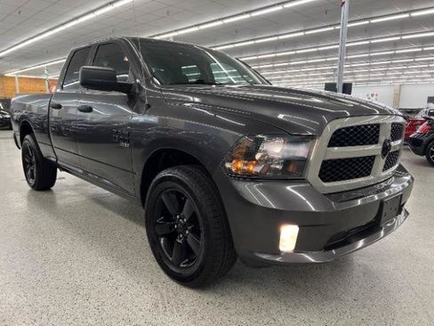 Used 2019 RAM 1500 Express w/ Express Value Package AWD/4WD image 3