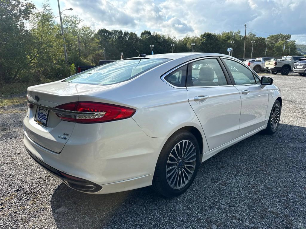 Used 2017 Ford Fusion SE AWD/4WD image 7