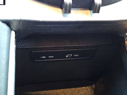 Used 2022 Mercedes-Benz GLC 300 4MATIC image 23