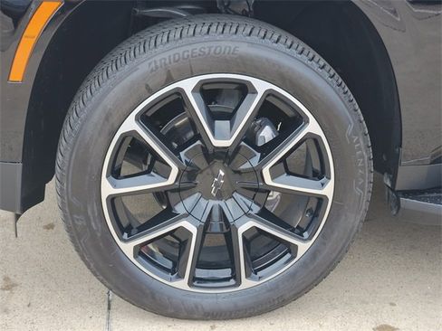 Used 2025 Chevrolet Tahoe RST w/ RST Capability Package AWD/4WD image 18