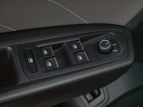 Certified 2023 Volkswagen Atlas SE image 19