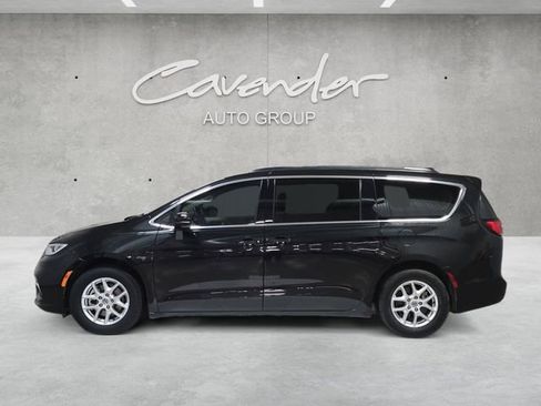 Used 2022 Chrysler Pacifica Touring-L FWD image 13