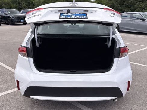 Used 2022 Toyota Corolla LE FWD image 35
