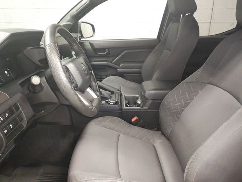 Used 2024 Toyota Tacoma SR5 AWD/4WD image 22
