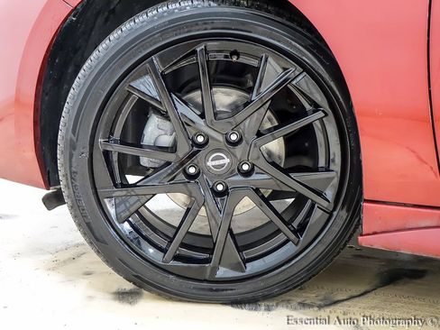 Used 2025 Nissan Sentra SR FWD image 12