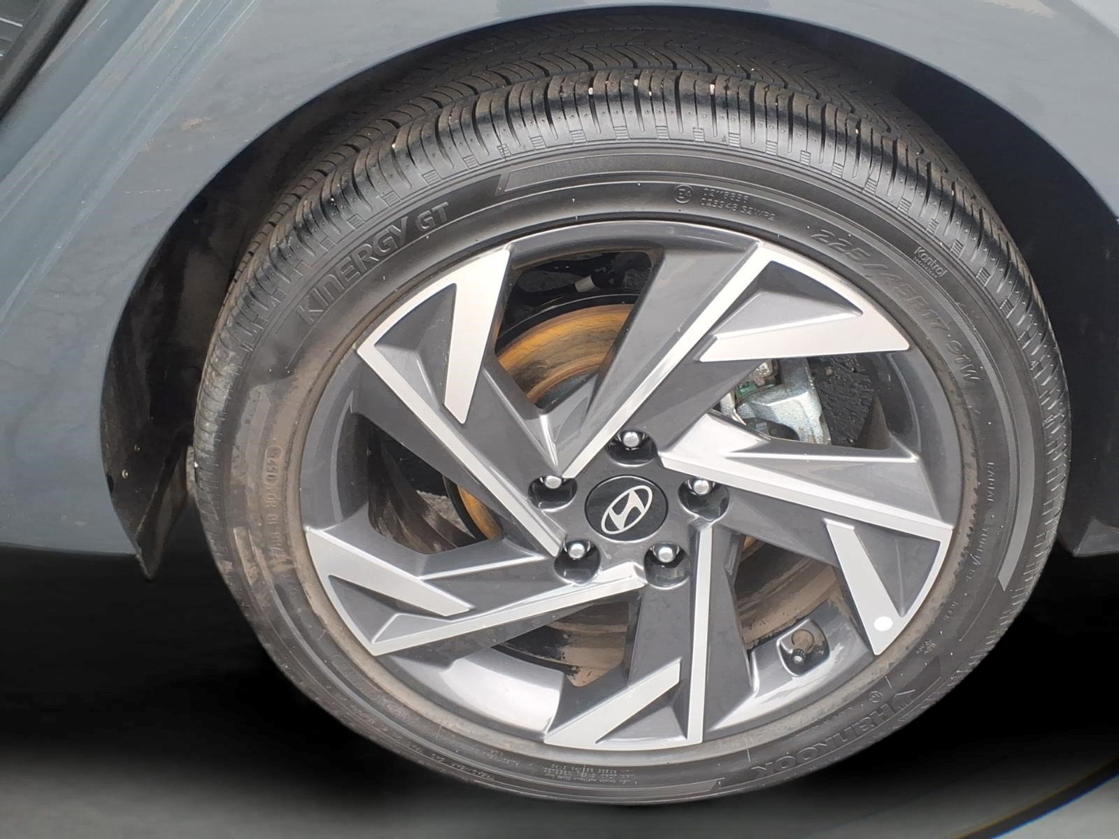 Used 2025 Hyundai Elantra Limited FWD image 15