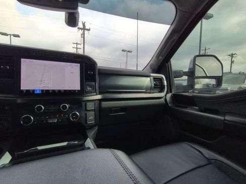 Used 2024 Ford F250 Lariat w/ Chrome Package image 3