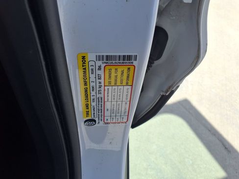 Used 2017 Ford Escape Titanium FWD image 38