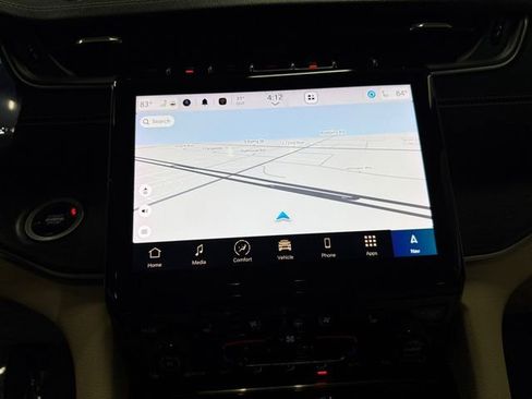 Used 2024 Jeep Grand Cherokee L Limited w/ Luxury Tech Group II image 12