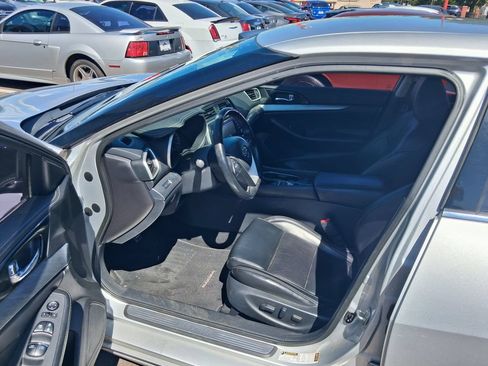 Used 2017 Nissan Maxima 3.5 SV FWD image 9