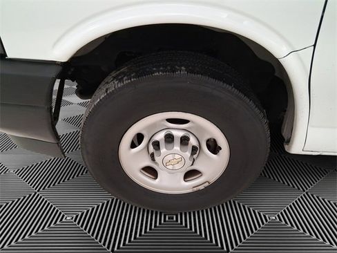 Used 2022 Chevrolet Express 3500 LS image 9