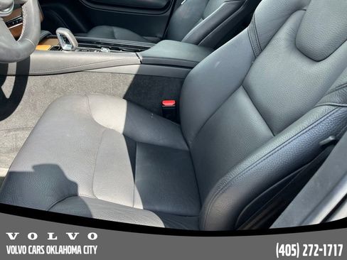 Used 2024 Volvo XC90 B5 Plus w/ Protection Package Premier AWD/4WD image 9