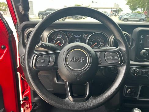 Used 2018 Jeep Wrangler Unlimited Sport AWD/4WD image 21