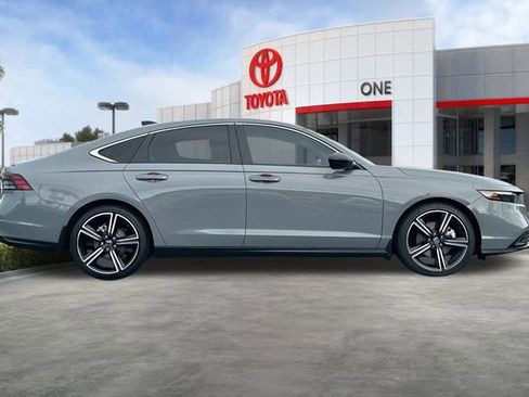 Used 2024 Honda Accord Sport image 3