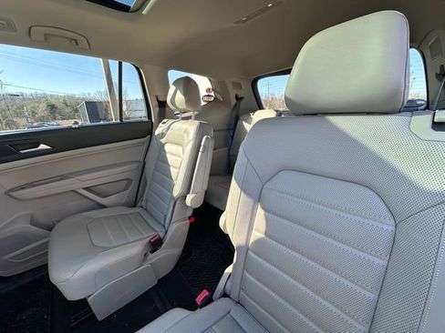 Used 2021 Volkswagen Atlas SEL Premium image 11