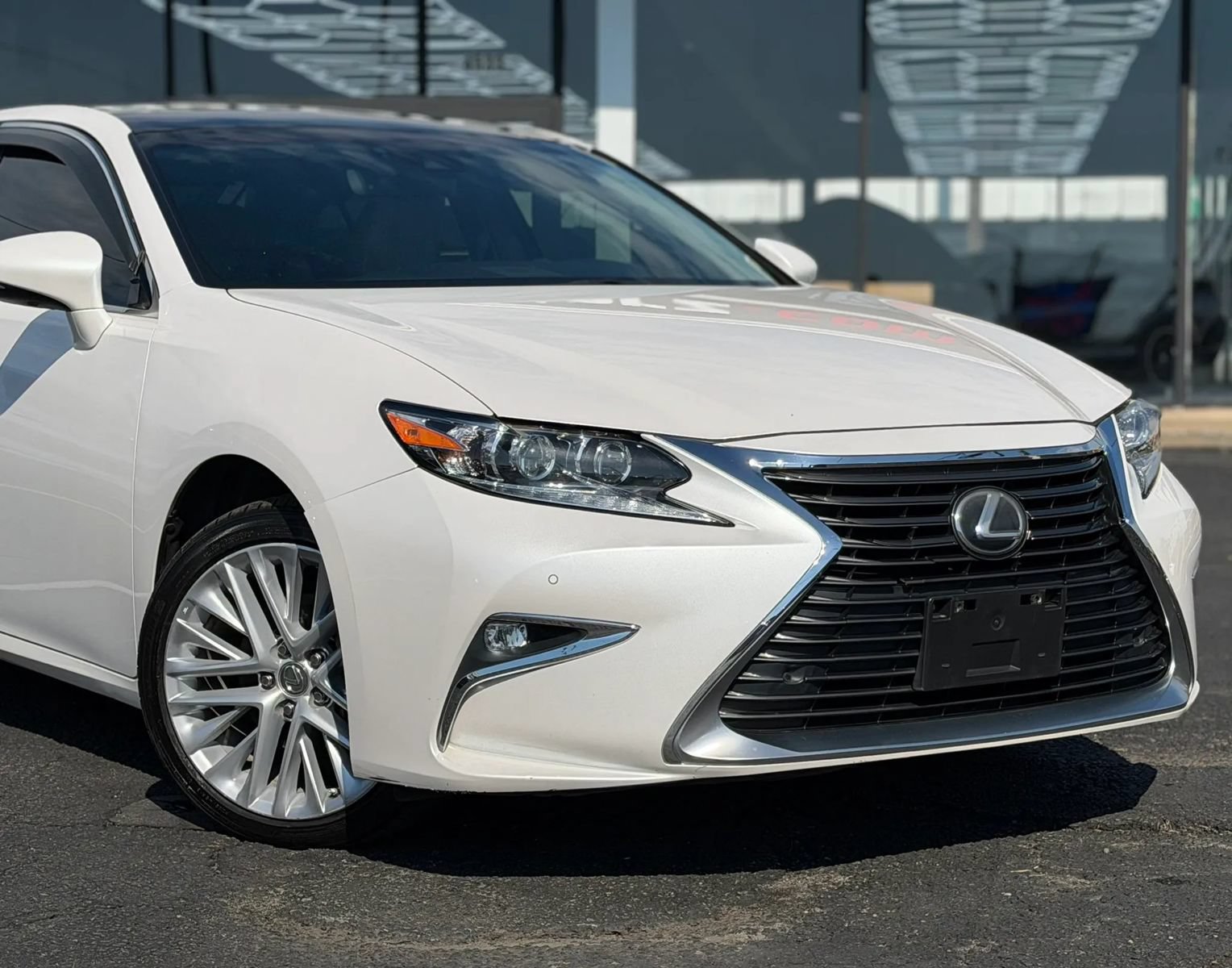 Used 2018 Lexus ES 350 w/ Luxury Package w/Wood Trim FWD image 2