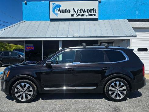 Used 2022 Kia Telluride EX w/ EX Premium Package FWD image 1