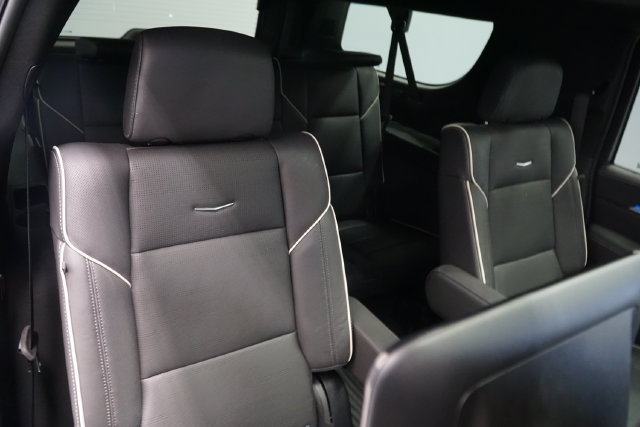 Certified 2025 Cadillac Escalade ESV Premium Luxury w/ Touring Package AWD/4WD image 21