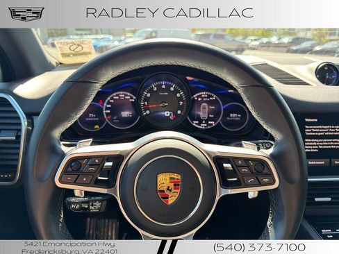 Used 2023 Porsche Cayenne AWD/4WD image 5