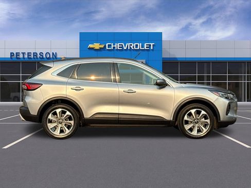 Used 2024 Ford Escape Platinum AWD/4WD image 3