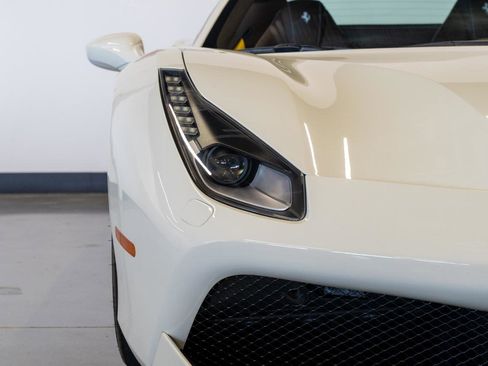 Used 2018 Ferrari 488 Spider image 30